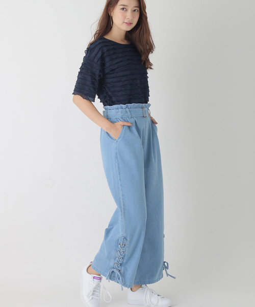 earth music&ecology(アースミュージックアンドエコロジー)の「裾レースアップデニムパンツ(デニムパンツ・レディース・インディゴブルー/ライトインディゴブルー・M/S)」の11枚目の写真