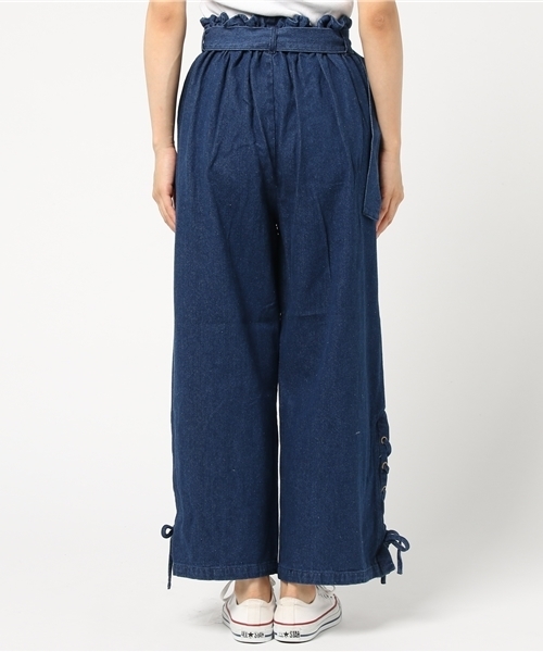 earth music&ecology(アースミュージックアンドエコロジー)の「裾レースアップデニムパンツ(デニムパンツ・レディース・インディゴブルー/ライトインディゴブルー・M/S)」の5枚目の写真