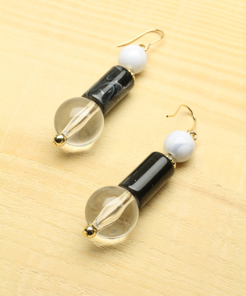 misto accessories（ミストアクセサリーズ）の「HK-PIERCE-04/マーブルビーズミックスピアス（ピアス（両耳用）・レディース・グリーン/ブラック・FREE）」の4枚目の写真