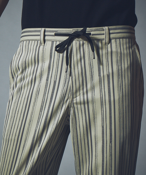 5351 POUR LES HOMMES(ゴーサンゴーイチプールオム)の「メッシュランダムストライプテーパードパンツ(その他パンツ・メンズ・ベージュ/ブラック・44/46/48)」の7枚目の写真