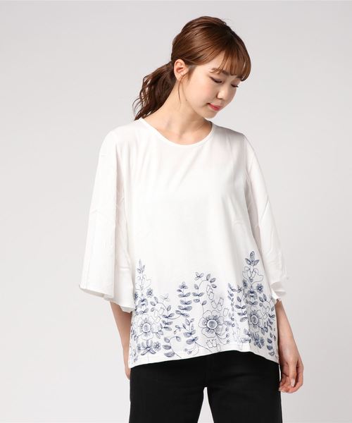 go slow caravan(ゴースローキャラバン)の「NUEVO BLANCA/ヌエヴォブランカ フラワー刺繍プルオーバー(Tシャツ/カットソー・レディース・ブルー/ホワイト・FREE)」の1枚目の写真