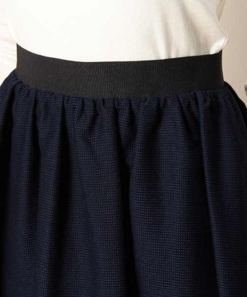 BEAUTY&YOUTH UNITED ARROWS（ビューティーアンドユースユナイテッドアローズ）の「BYSF レノクロス ギャザーフレアスカート ◆（スカート・レディース・ネイビー/ホワイト・SMALL/MEDIUM）」の6枚目の写真