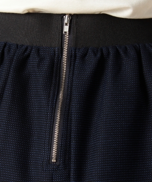 BEAUTY&YOUTH UNITED ARROWS（ビューティーアンドユースユナイテッドアローズ）の「BYSF レノクロス ギャザーフレアスカート ◆（スカート・レディース・ネイビー/ホワイト・SMALL/MEDIUM）」の7枚目の写真