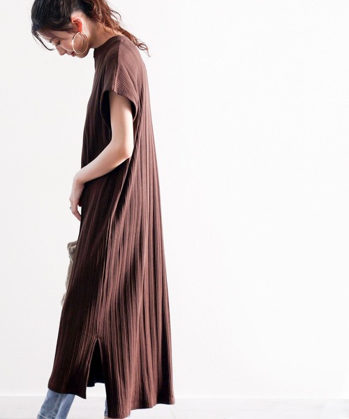 さらり柔らか。ランダムリブキーネックロング丈半袖ワンピース