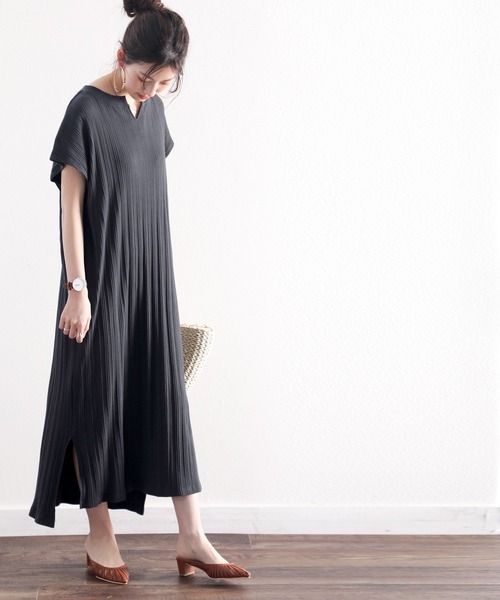 さらり柔らか。ランダムリブキーネックロング丈半袖ワンピース