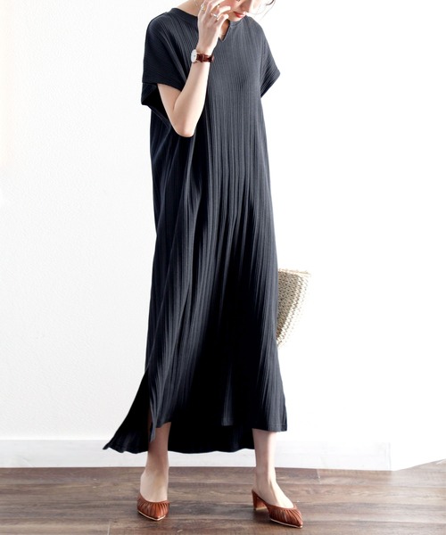 さらり柔らか。ランダムリブキーネックロング丈半袖ワンピース