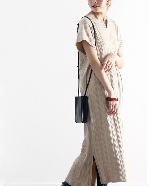 さらり柔らか。ランダムリブキーネックロング丈半袖ワンピース