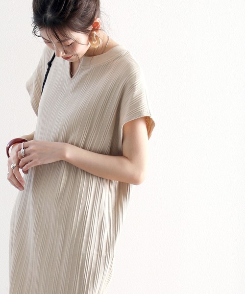 さらり柔らか。ランダムリブキーネックロング丈半袖ワンピース