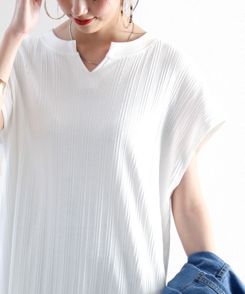 classicalelf（クラシカルエルフ）の「さらり柔らか。ランダムリブキーネックロング丈半袖ワンピース（ワンピース・レディース・ホワイト/ブラック/ベージュ/ブラウン/チャコール/グレイッシュベージュ・MEDIUM/LARGE/X-LARGE/XX-LARGE/SMALL）」の7枚目の写真