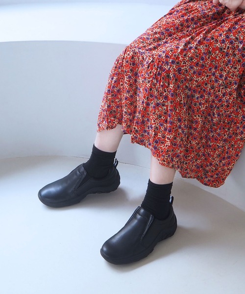 enchanted（エンチャンテッド）の「撥水スリッポンスニーカー　SNEEKE（スニーカー・レディース・ブラック/グレー/ブルー/ブラック系その他/ベージュ・LL/S/M/L）」の17枚目の写真