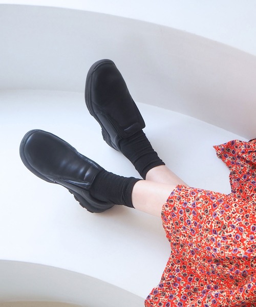 enchanted（エンチャンテッド）の「撥水スリッポンスニーカー　SNEEKE（スニーカー・レディース・ブラック/グレー/ブルー/ブラック系その他/ベージュ・LL/S/M/L）」の16枚目の写真