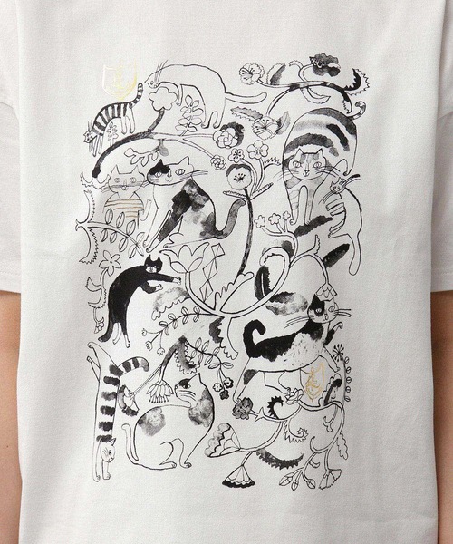 LOISIR（ロワズィール）の「TORANEKOBONBONオリエンタルTシャツ