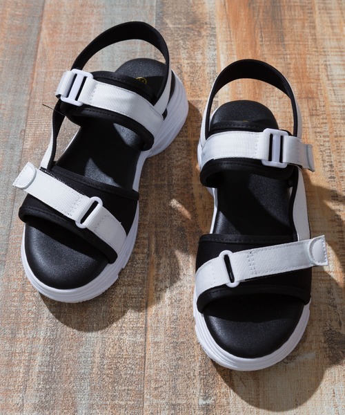 SpRay(スプレイ)の「スポーツサンダル(サンダル・レディース・ブラック/ホワイト/ベージュ/ブラック×ブラック・X-LARGE/SMALL/MEDIUM/LARGE)」の1枚目の写真