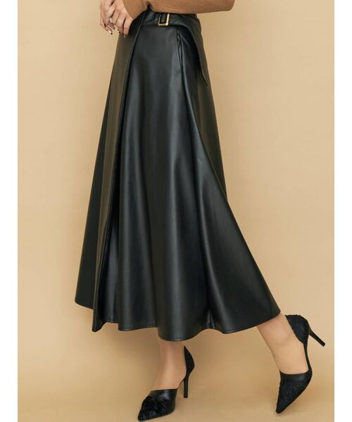 RESEXXY（リゼクシー）の「フェイクレザーフレアスカート（スカート・レディース・ブラック/ベージュ/ブラウン・FREE）」の2枚目の写真