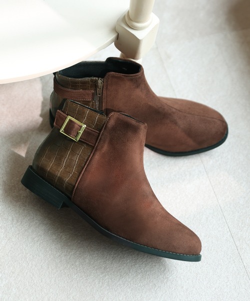 VIVIAN（ヴィヴィアン）の「軽量ソール＆ローヒールベルテッドショートブーツ（ブーツ・レディース・グレー系その他3/ブラック系その他2/その他4/ホワイト×カーキブラウン/アッシュブラウン/ブラウン系その他5/ブラウン系その他6/ダークアッシュ/ブルーグリーン/D/E/ブラック系その他3・S/LL/L/M）」の15枚目の写真