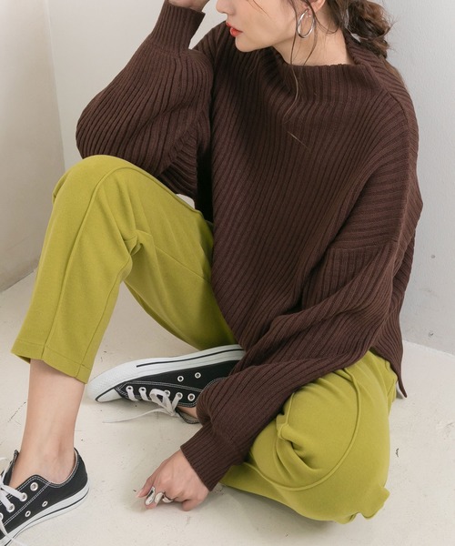 Newlyme（ニューリーミー）の「ボトルネックリブニット【R】（ニット/セーター・レディース・ブラック/ベージュ/パープル/ブラウン/オフホワイト/ブルー・M-L）」の15枚目の写真