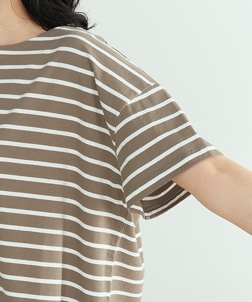 ONIGIRI（オニギリ）の「〈オーガニックコットン〉バックスリットボーダー半袖Ｔシャツ（Tシャツ/カットソー・レディース・ホワイト/ブラウン/ターコイズブルー・FREE）」の22枚目の写真