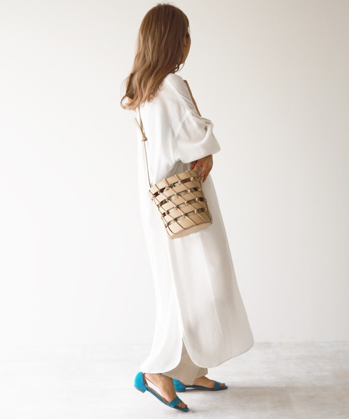 SLOBE IENA（スローブイエナ）の「ソフトデニムスキッパーワンピース【手洗い可能】◆（ワンピース・レディース・ホワイト/カーキ/サックスブルー・38/36）」の14枚目の写真