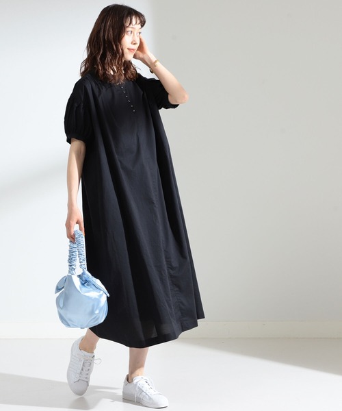 Ray BEAMS(レイビームス)の「Ray BEAMS / パフ スリーブ ボリューム ワンピース(ワンピース・レディース・レッド/ケリー/ブラック・ONE SIZE)」の4枚目の写真