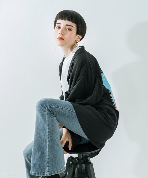 Ressaca（レサーカ）の「オーバーサイズ レーヨン アロハシャツ 総柄 オープンカラーシャツ（シャツ/ブラウス・メンズ・ベージュ/ホワイト系/ベージュ系/ブラック/その他1/ブラック系2/ホワイト/その他/ブラック系1/ブルー/ブラック系/ブルー系/ホワイト系1・M/L）」の5枚目の写真