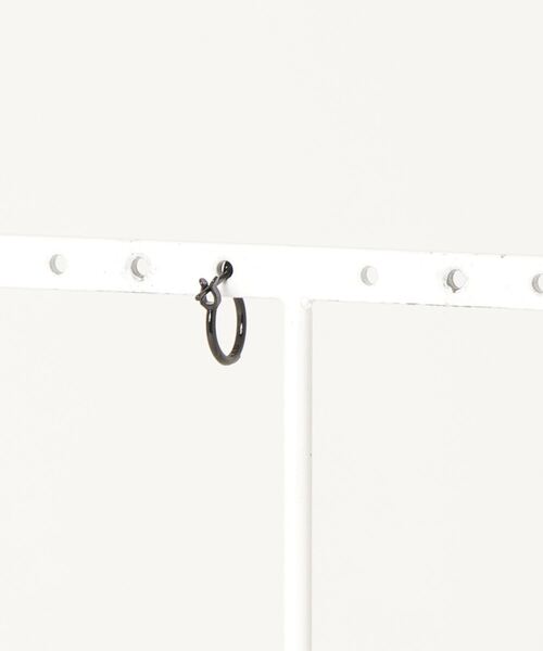 VANQUISH（ヴァンキッシュ）の「VANQUISH / ヴァンキッシュ ジャパンメイド スナップフープイヤリング（ピアス（片耳用）・メンズ・ブラック/シルバー/ゴールド・FREE）」の4枚目の写真