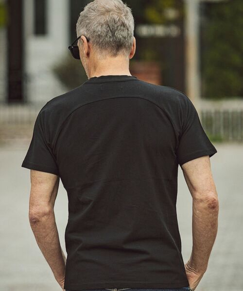 1piu1uguale3 RELAX(ウノピュウノウグァーレトレリラックス)の「【別注】1PIU1UGUALE3 RELAX/ウノピゥ ウノ ウグァーレ トレ リラックス/サガラ刺繍 Tシャツ(Tシャツ/カットソー・メンズ・ホワイト/ブラック・SMALL/MEDIUM/LARGE/X-LARGE/XX-LARGE)」の15枚目の写真