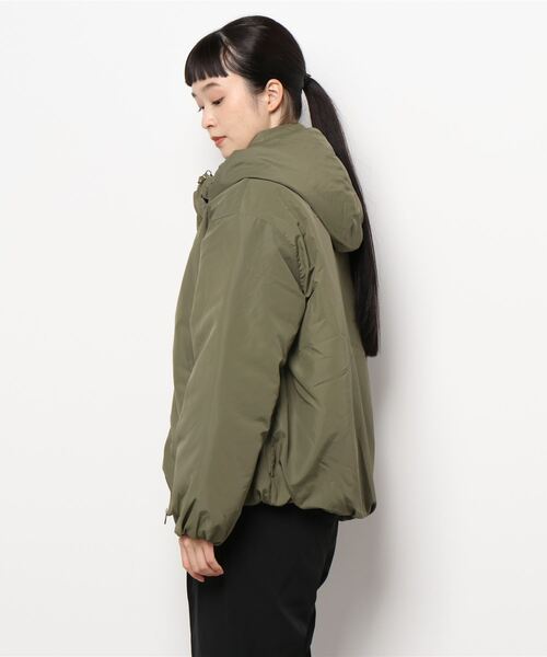 INTERPLANET（インタープラネット）の「中綿エコサーモライトブルゾン（ブルゾン・レディース・ブラック/カーキ/キャメル・FREE）」の4枚目の写真