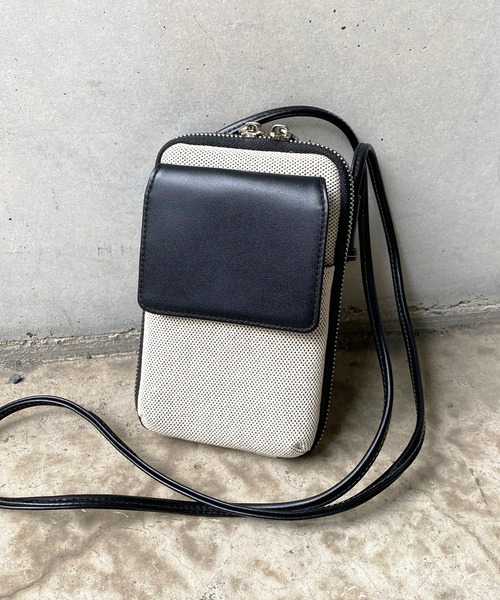 DouDou（ドゥドゥ）の「キャンバス×レザー機能ポシェット（ショルダーバッグ・レディース・ブラック/ブラウン・FREE）」の4枚目の写真