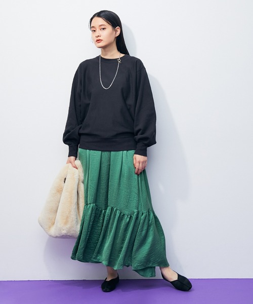 ADAM ET ROPE'（アダムエロペ）の「【ZOZO限定】クルーネックボリュームスリーブスウェット（スウェット・レディース・ライトグレー/ブラック/ピンク・38/36）」の16枚目の写真