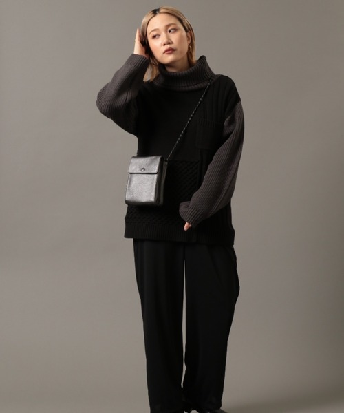 AVIREX（アヴィレックス）の「【直営店限定】カウレザーミニショルダーバッグ/ COW LEATHER MINI SYOULDER BAG（ショルダーバッグ・レディース・シルバー/ブラック・FREE）」の5枚目の写真