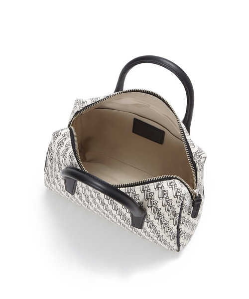 TOPKAPI(トプカピ)の「モノグラム プリント ボストンバッグ(ハンドバッグ・レディース・ブラック・FREE)」の7枚目の写真