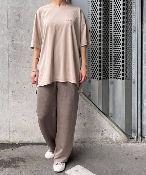 MATCH&more（マッチアンドモア）の「ロゴプリントオーバーサイズ半袖Ｔシャツ（Tシャツ/カットソー・レディース・ホワイト/ブラック/ベージュ/グレー/カーキ・FREE）」の4枚目の写真