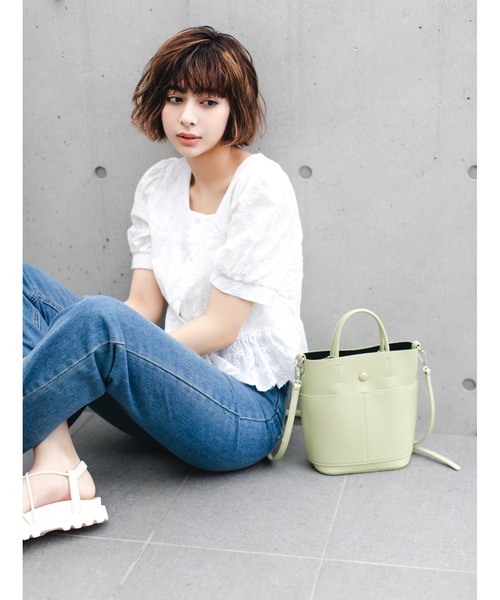 fifth(フィフス)の「マルチポケットショルダーバッグ(ショルダーバッグ・レディース・ホワイト/グリーン・FREE)」の1枚目の写真