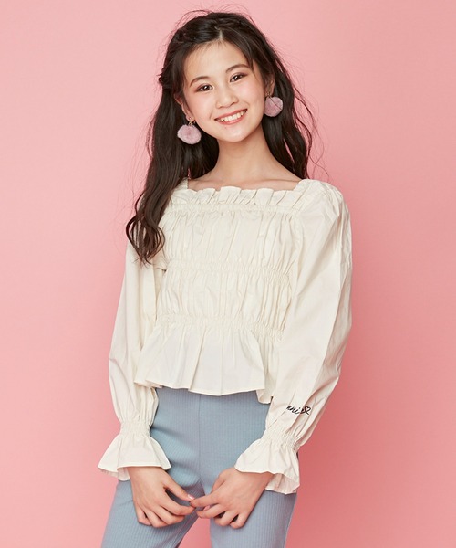 JENNI love(ジェニィラブ)の「シャーリングブラウス(シャツ/ブラウス・キッズ・ベージュ/ピンク/ブラウン・150cm/160cm/130cm/140cm)」の2枚目の写真