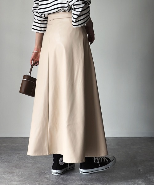 Riberry（リベリー）の「ロングフレアスカート（スカート・レディース・ブラック/アイボリー/ベージュ・MEDIUM）」の11枚目の写真