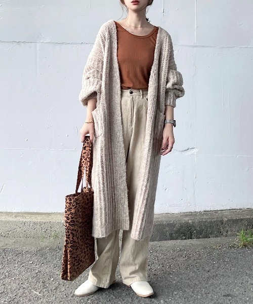 INTER FACTORY(インターファクトリー)の「ファッションインフルエンサー kally - ボリュームロングニットカーディガン made in INTER FACTORY(カーディガン/ボレロ・レディース・ダークブラウン/ベージュ・FREE)」の19枚目の写真