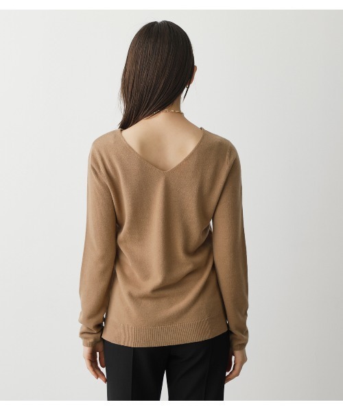 AZUL by moussy(アズールバイマウジー)の「NUDIE 2WAY V/N KNIT/ヌーディー2WAYVネックニット(ニット/セーター・レディース・ブラック/ダークグリーン/ベージュ/オフホワイト/マジェンタ・SMALL/MEDIUM/LARGE)」の13枚目の写真