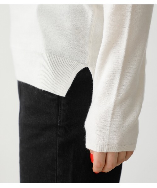 AZUL by moussy(アズールバイマウジー)の「NUDIE 2WAY V/N KNIT/ヌーディー2WAYVネックニット(ニット/セーター・レディース・ブラック/ダークグリーン/ベージュ/オフホワイト/マジェンタ・SMALL/MEDIUM/LARGE)」の18枚目の写真