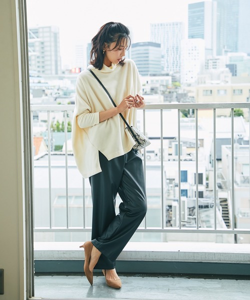 RIVE DROITE(リヴドロワ)の「リラックスシルエットが魅力 トスカーナフリースポンチョカットソー(Tシャツ/カットソー・レディース・アイボリー/ブラック・FREE)」の8枚目の写真