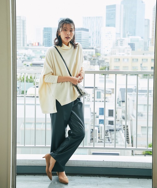 RIVE DROITE(リヴドロワ)の「リラックスシルエットが魅力 トスカーナフリースポンチョカットソー(Tシャツ/カットソー・レディース・アイボリー/ブラック・FREE)」の12枚目の写真