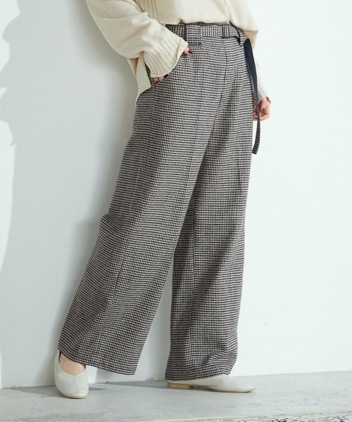 ONIGIRI(オニギリ)の「ベルト付き チェックパンツ(その他パンツ・レディース・ベージュ/グレー・SMALL/MEDIUM/LARGE)」の2枚目の写真