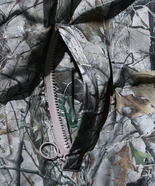 STAMPD(スタンプド)の「STAMPD/スタンプド Terrain Camo Crop Puffer Jacket ダウンジャケット カモ柄 クロップド フード取り外し可能(ダウンジャケット/コート・メンズ・カモフラージュ・M/XL/L)」の12枚目の写真