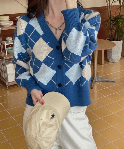 MAISON DE THERESE(メゾン ド テレーズ)の「長袖Vネックアーガイル柄カーディガン(カーディガン/ボレロ・レディース・ブラウン/ブルー・MEDIUM)」の2枚目の写真
