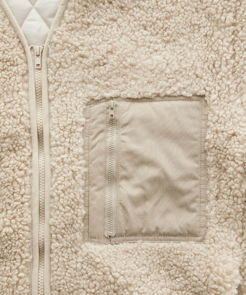 Chaco closet（チャコ クローゼット）の「ビッグポケット付き ノーカラー Vネックボアジャケット（ノーカラージャケット・レディース・ブラック/ベージュ・FREE）」の10枚目の写真