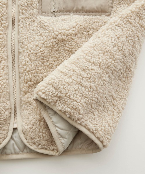 Chaco closet（チャコ クローゼット）の「ビッグポケット付き ノーカラー Vネックボアジャケット（ノーカラージャケット・レディース・ブラック/ベージュ・FREE）」の11枚目の写真