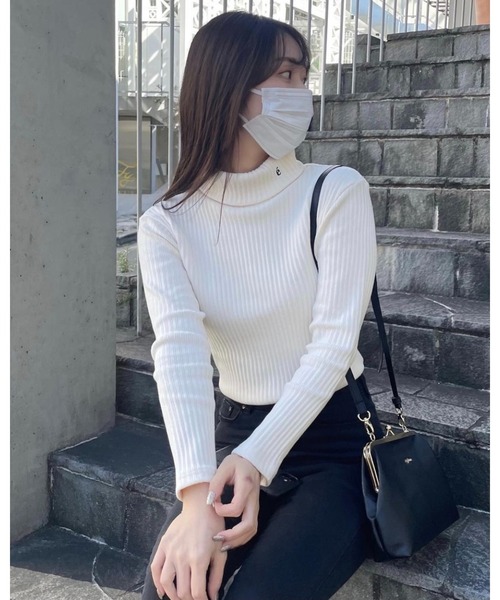 epine（エピヌ）の「e embroidery rib knit high neck（Tシャツ