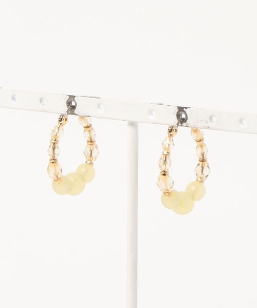ehka sopo（エヘカソポ）の「ビーズフープピアス（ピアス（両耳用）・レディース・オフホワイト/グリーン・ﾌﾘ-）」の2枚目の写真