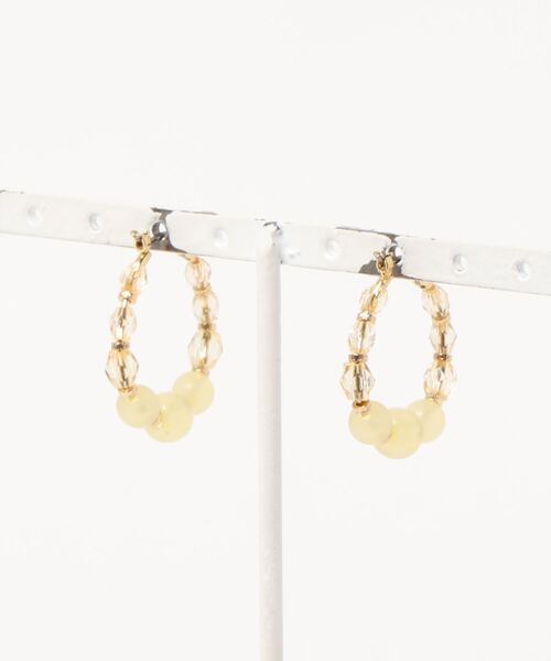 ehka sopo（エヘカソポ）の「ビーズフープピアス（ピアス（両耳用）・レディース・オフホワイト/グリーン・ﾌﾘ-）」の3枚目の写真