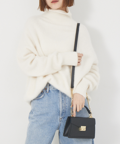 AULENTTI(オウレンティ)の「AULENTTI ミニスクエアバッグ(ショルダーバッグ・レディース・ネイビー/ホワイト/ブラック・フリー)」の4枚目の写真