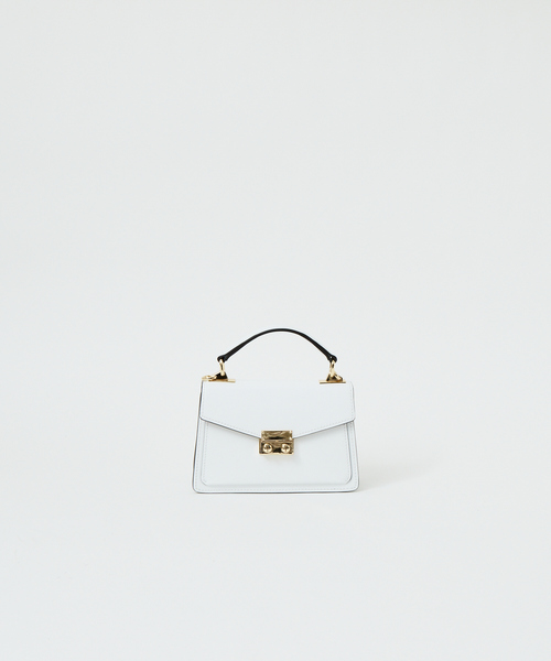 AULENTTI(オウレンティ)の「AULENTTI ミニスクエアバッグ(ショルダーバッグ・レディース・ネイビー/ホワイト/ブラック・フリー)」の17枚目の写真